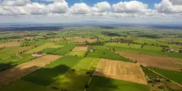 Diverse Mexican agricultural fields, adapting to climate change